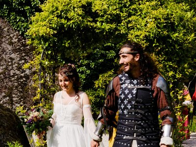 Marie et Gabriel Chevalier lors de leur mariage médiéval animé par la Compagnie Briselame